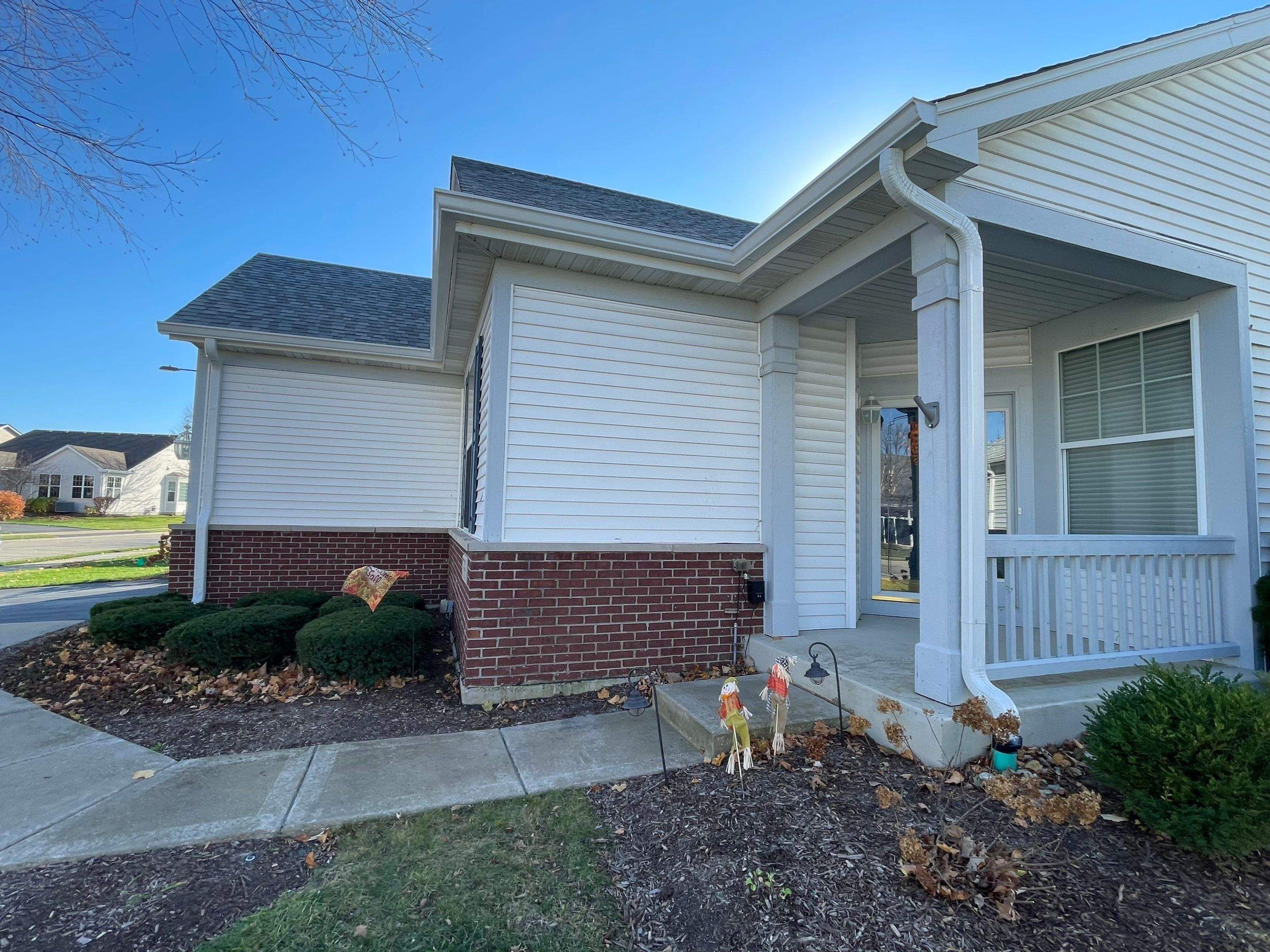 how to hang christmas lights on gutters