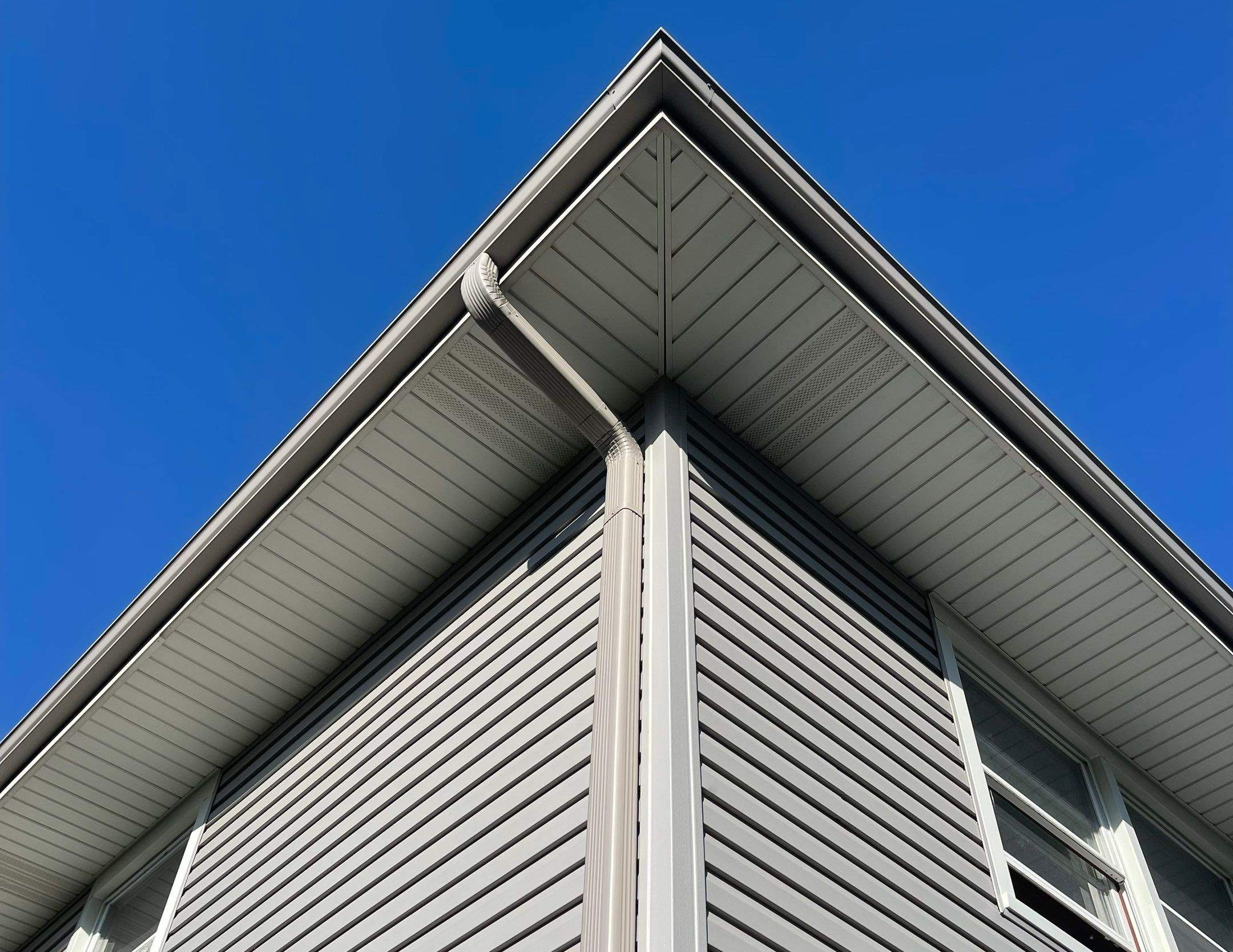 difference between soffit, fascia and gutters